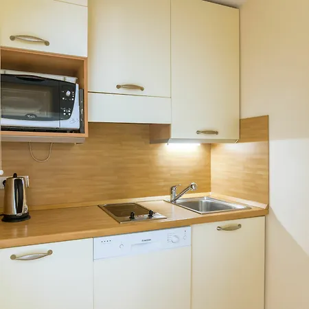 Апарт-отель Adonis Excellior Grand Geneve Вежи-Фонсеекс